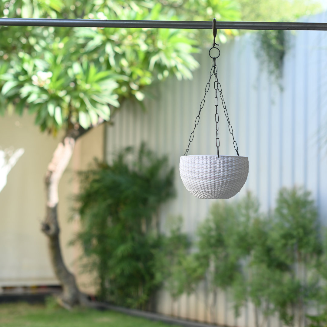 Plastic Rattan Hanging 7.6" Pot With Chain- Set of 4