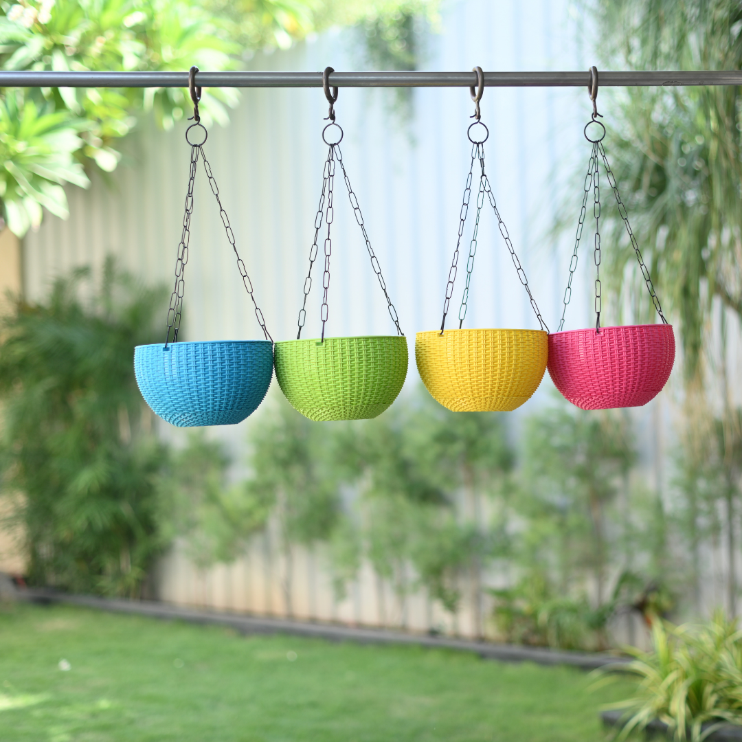 Plastic Rattan Hanging 8.1" Pot With Chain