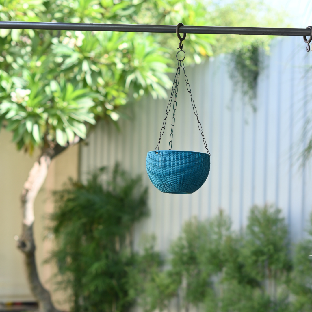 Plastic Rattan Hanging 8.1" Pot With Chain