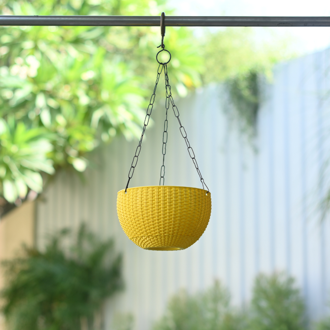 Plastic Rattan Hanging 8.1" Pot With Chain