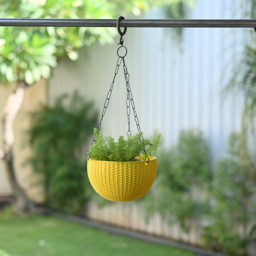 Plastic Rattan Hanging 8.1" Pot With Chain