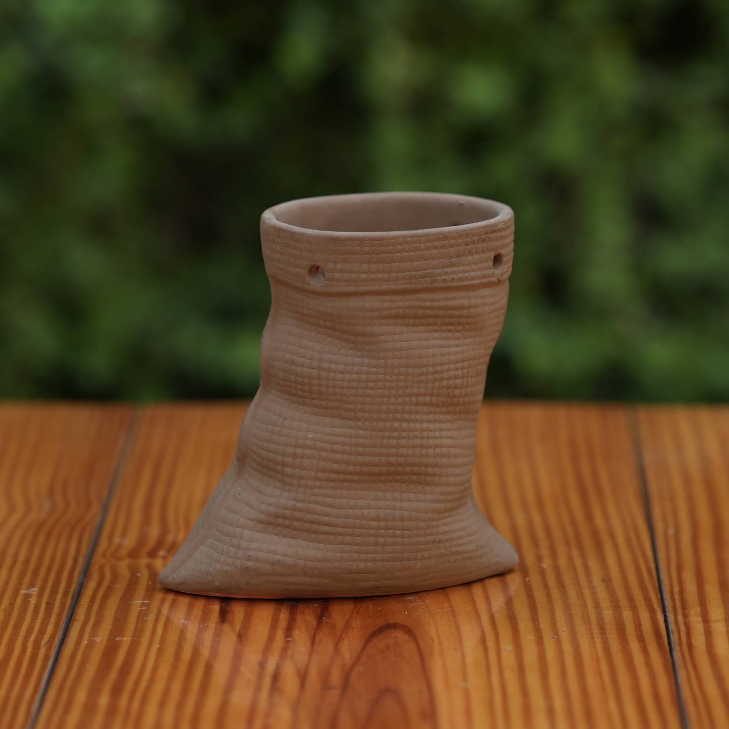 Ceramic Artisanal Grooved Tapered Pot/ Planter For Plants