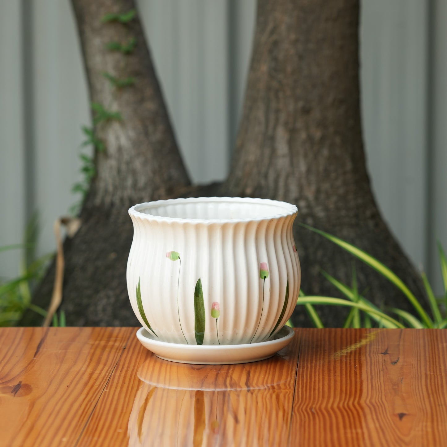 Matka Ribbed Printed Pot With Tray