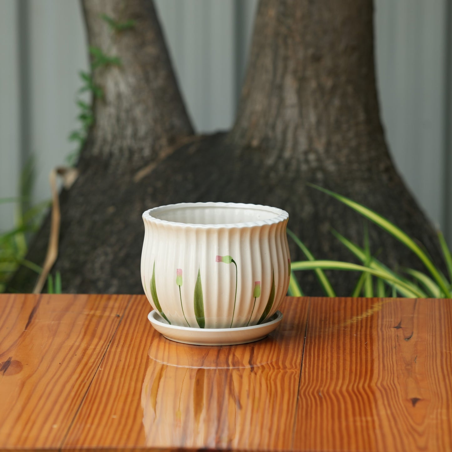 Matka Ribbed Printed Pot With Tray