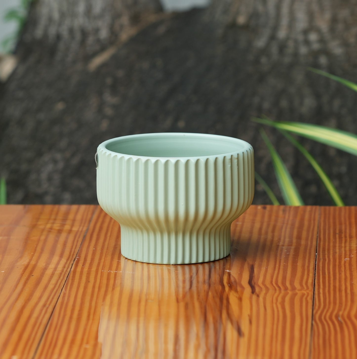 Round Shape Ribbed Pista Colour Ceramic Planter