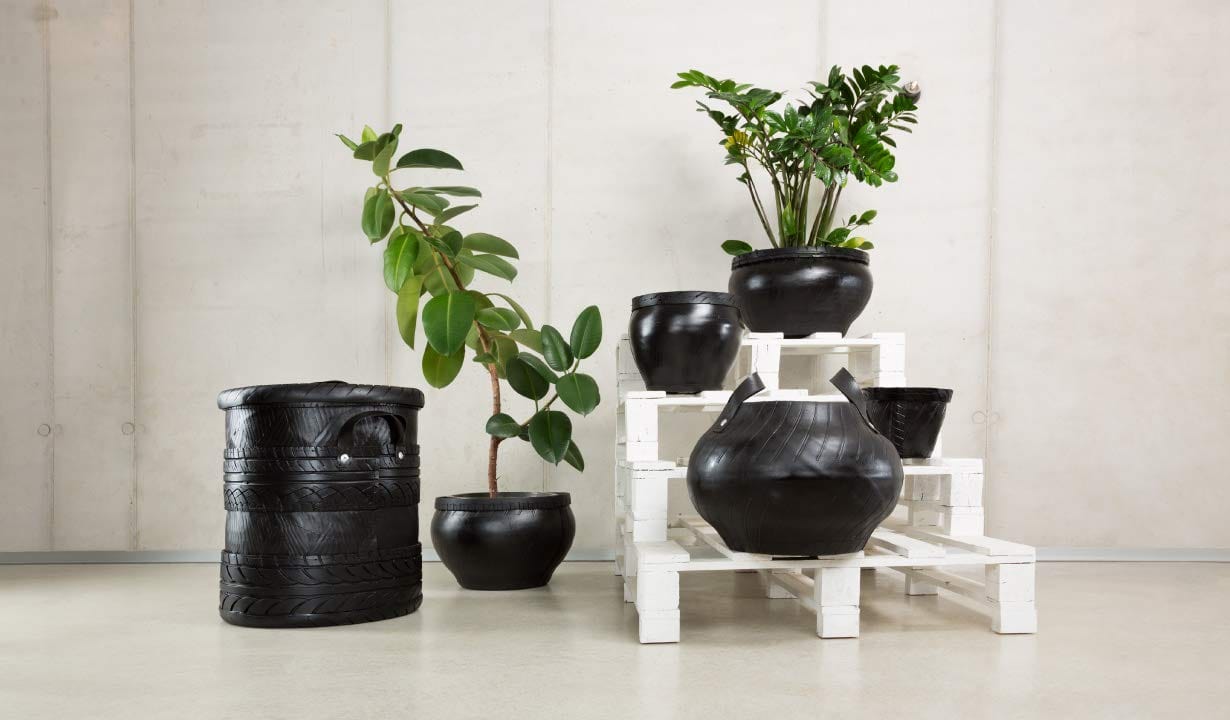 De'Dzines Rubber Planter (10 Inches)