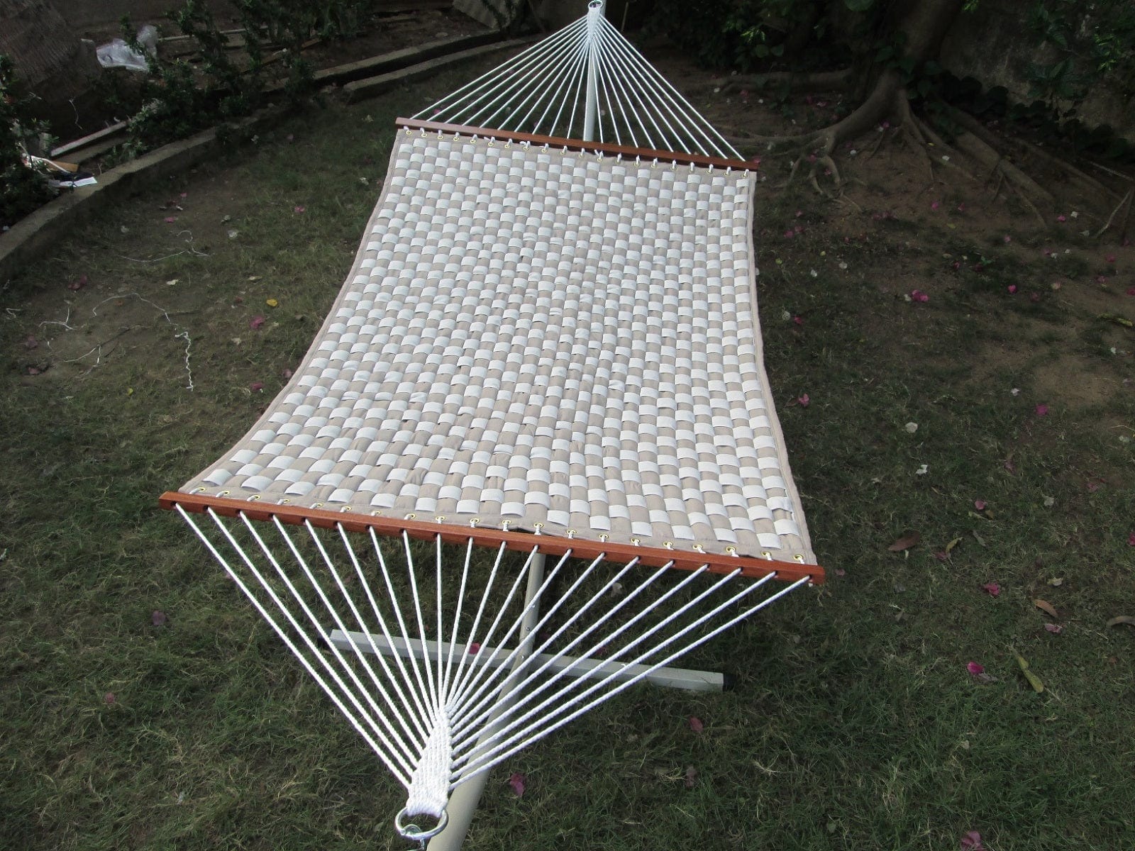 Double Checkered Soft Comb Quilted Hammock, 200kg Weight Capacity- 140W X 396L cm