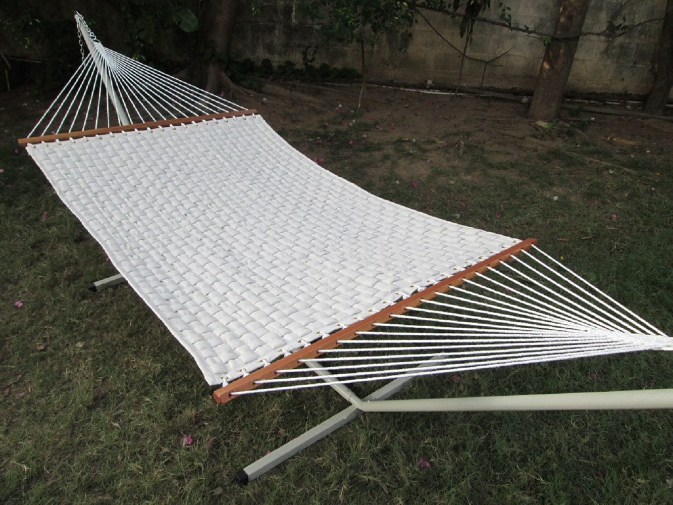 Extra Large Soft Comb Quilted Hammock, Weight Capacity 200kg- 140W X 396L cm