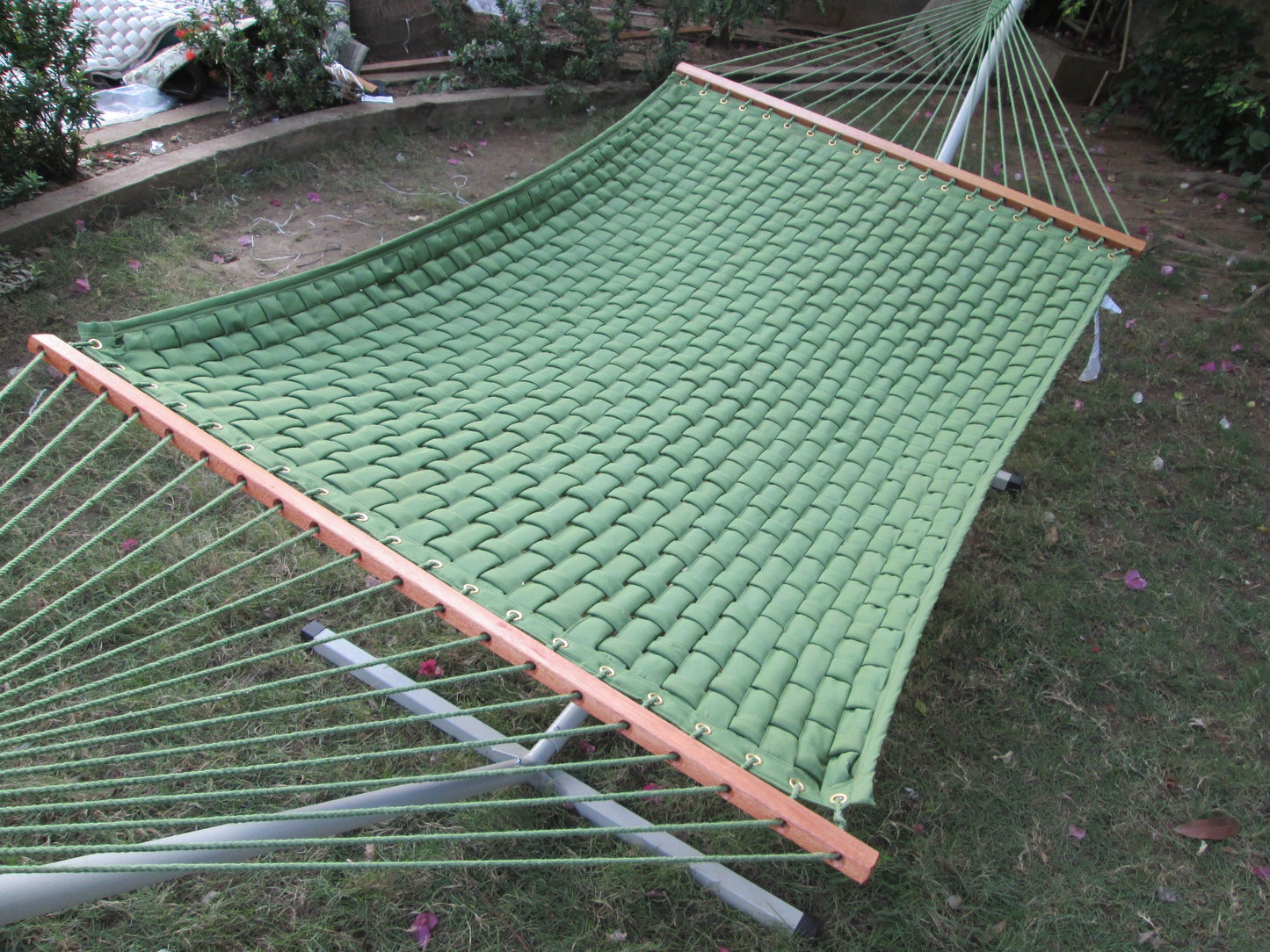 Outdoor Green Softcomb Quilted Hammock with Steel hammock stand Frame