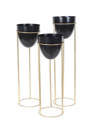 Amaya Décors Capsule Shaped Planters With Stand (Set of 3)