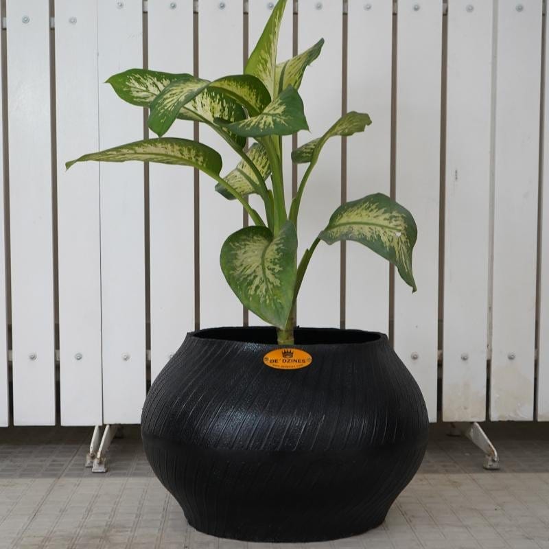 De'Dzines Matka Style Planter